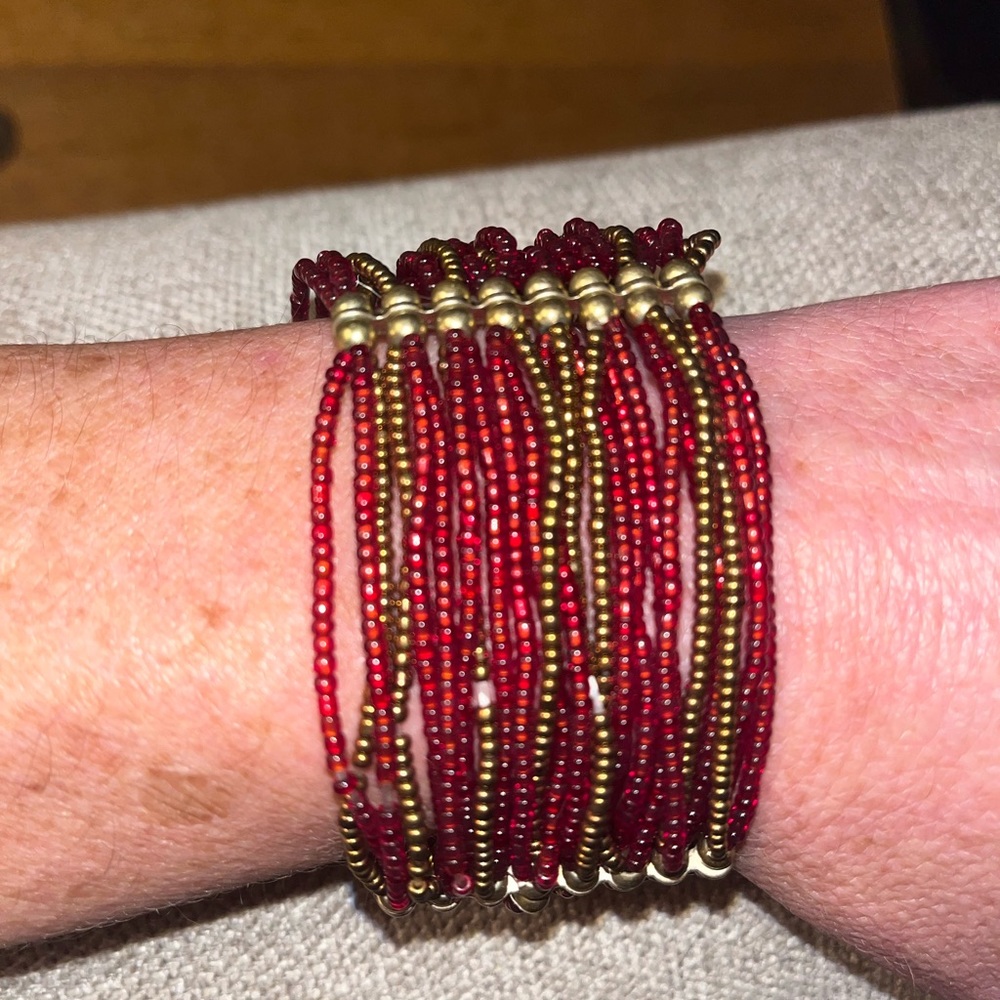 Elegant Red and Gold Beaded Bracelet